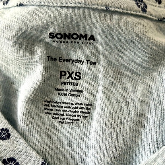 Sonoma Every Day Tee Blue with Back Daisies design Size XS - Picture 7 of 8